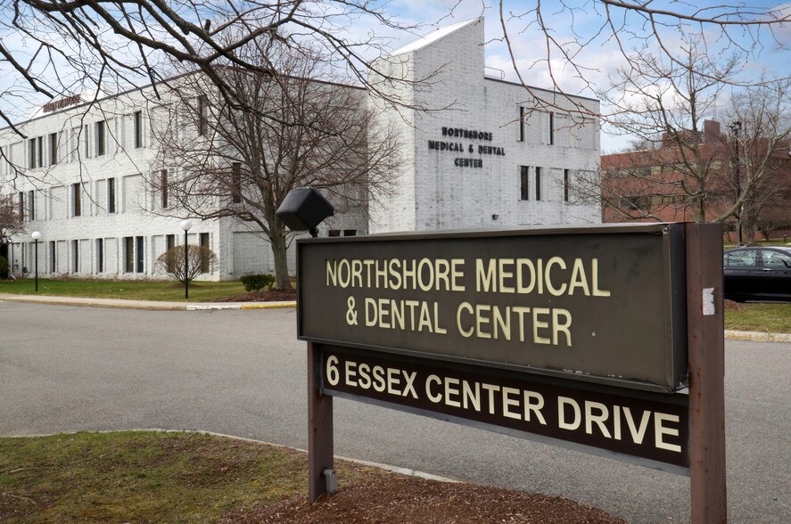 6 Essex Center Dr, Peabody, MA 01960