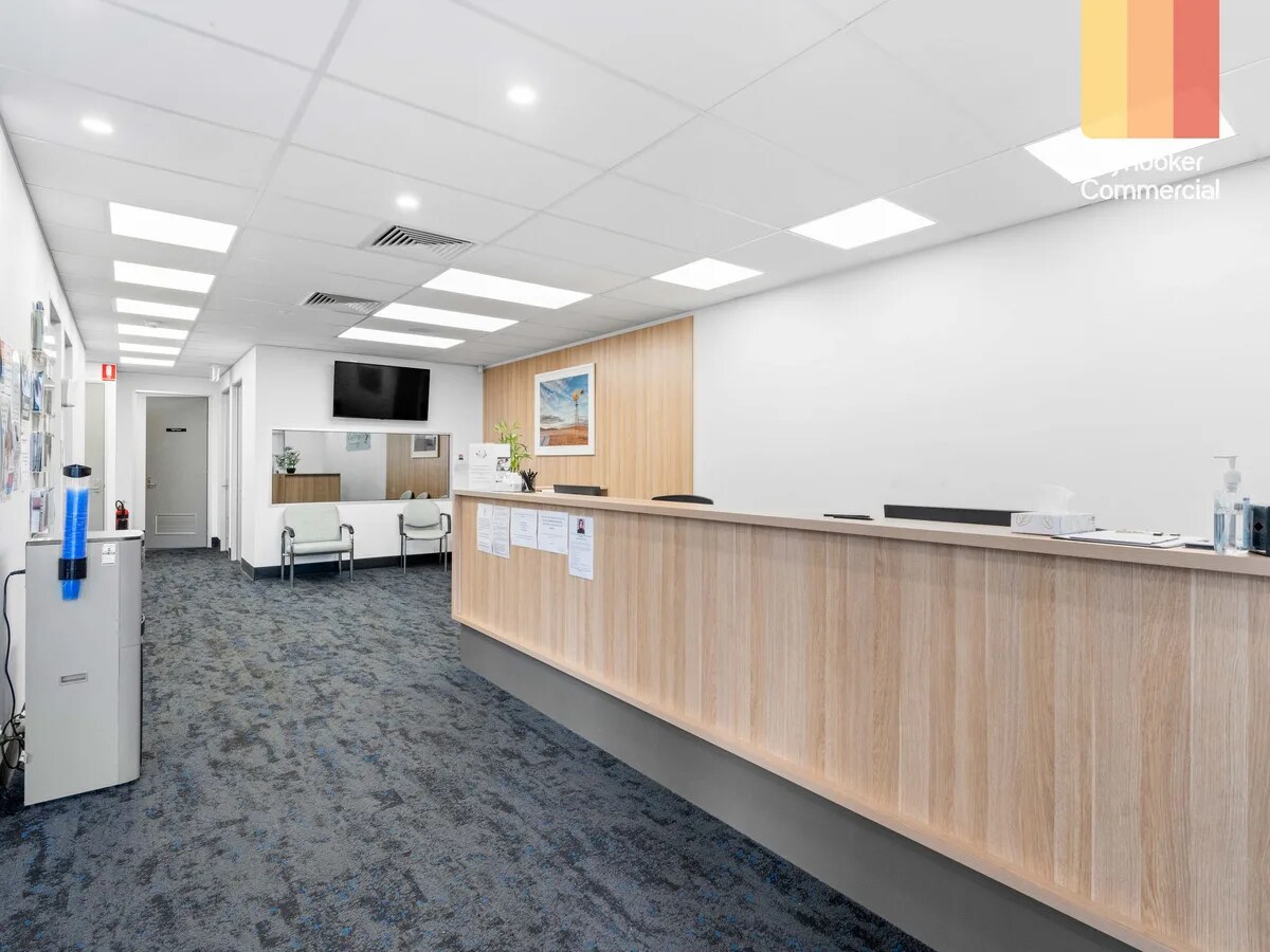 4 Valiant Rd, HOLDEN HILL for lease Interior Photo- Image 1 of 14
