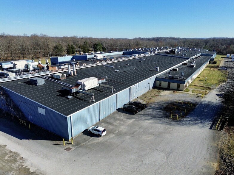 636 Holt Dr, Scottsville, KY for lease - Building Photo - Image 3 of 30