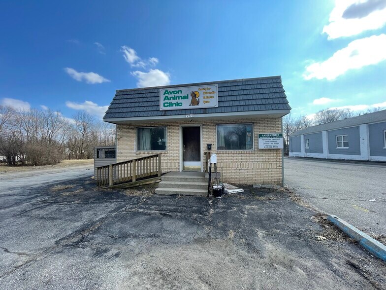 3915 W Auburn Rd, Rochester Hills, MI 48309 Avon Animal Clinic