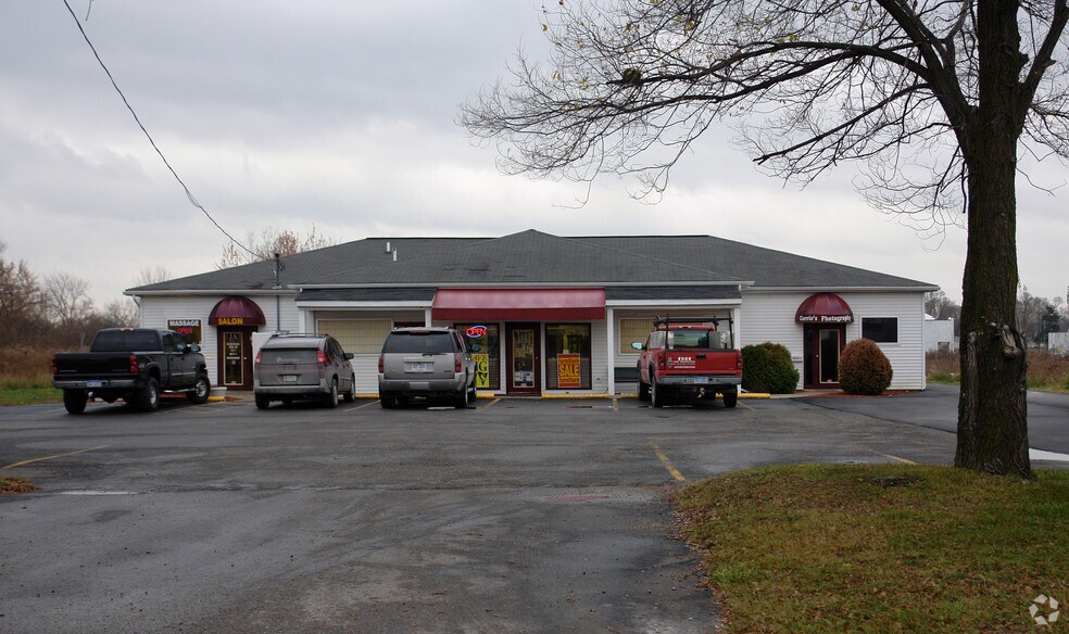 5050 E Coldwater Rd, Flint, MI for sale - Primary Photo - Image 1 of 1