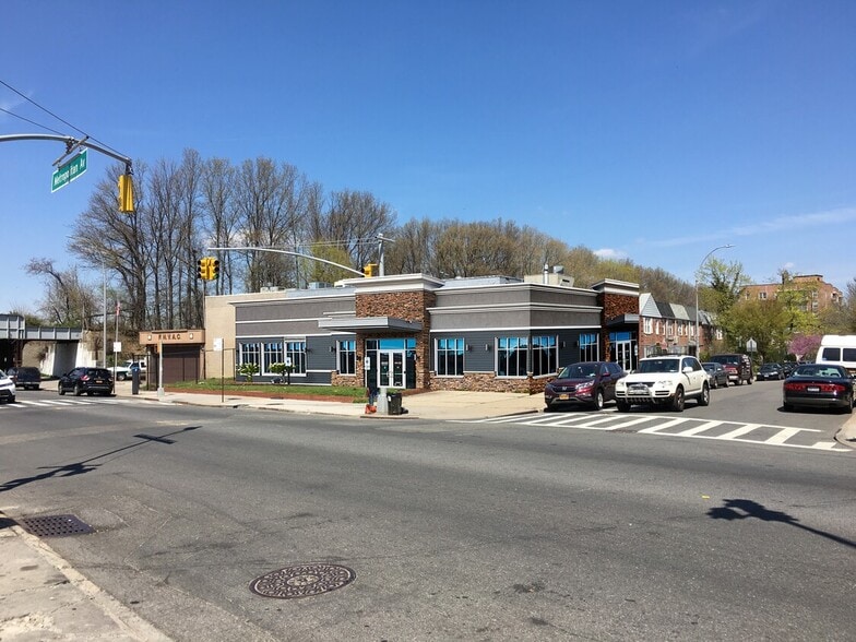 9237 Metropolitan Ave, Forest Hills, NY 11375