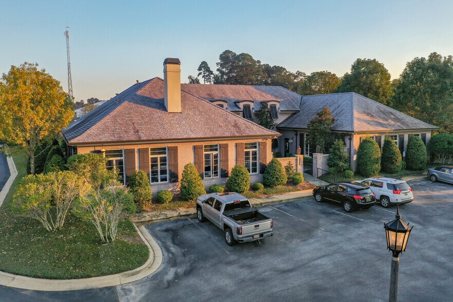 724 N Dean Rd, Auburn, AL 36830