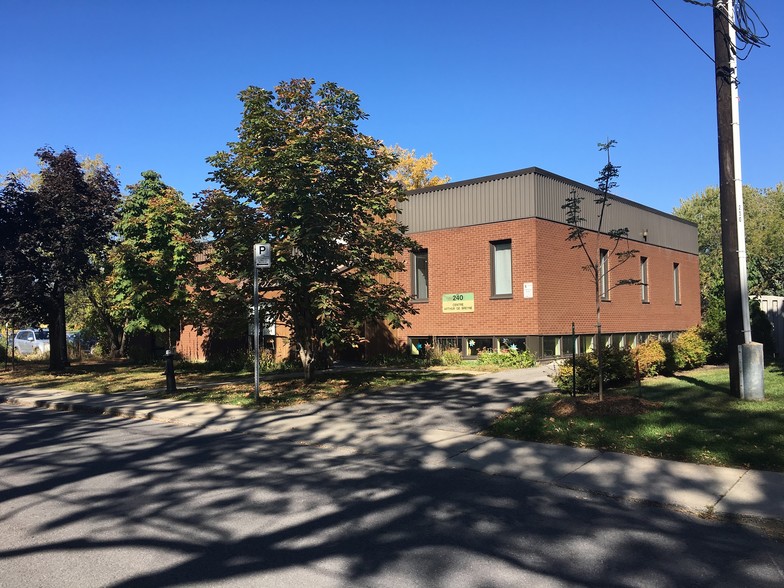 240 Av Saint-Laurent, St-Lambert, QC for lease - Other - Image 2 of 5