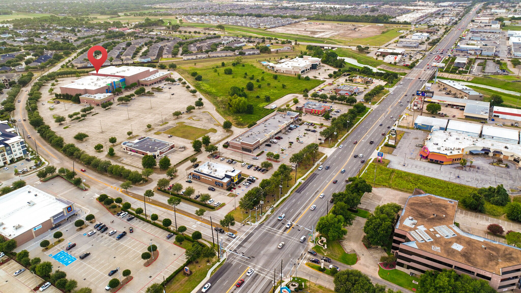 15900 Yorktown Crossing Pky, Houston, TX 77084 AMC Yorktown 15