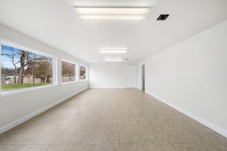133 Level Rd, Collegeville, PA for lease Interior Photo- Image 2 of 33