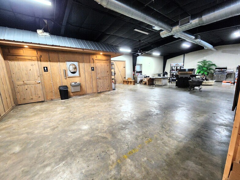 5320 S Pine Ave, Ocala, FL for sale - Interior Photo - Image 3 of 5