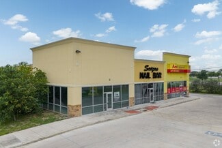 1499 E Court St, Seguin TX - Storefront Property