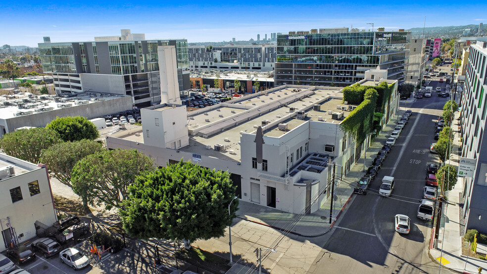 7000 Romaine St, Los Angeles, CA for lease - Building Photo - Image 3 of 35