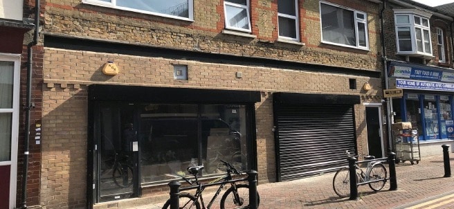 17 Clarence Rd, Grays for sale - Primary Photo - Image 1 of 1