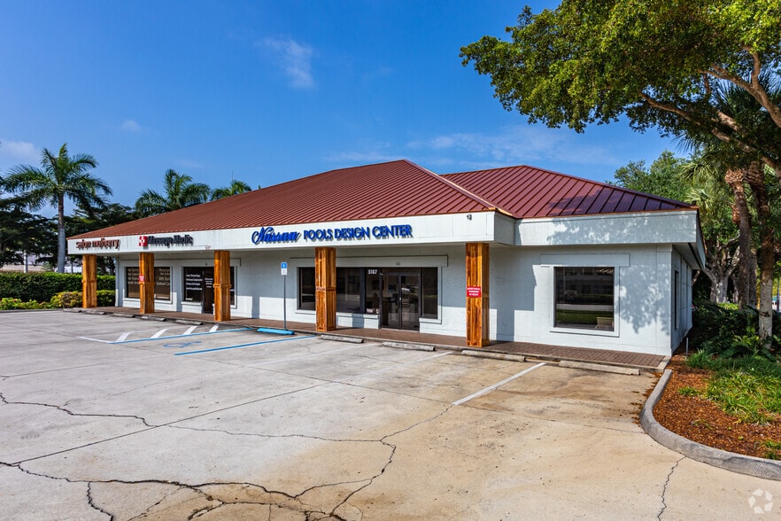 5187 Tamiami Trl N, Naples, FL for lease - Primary Photo - Image 1 of 2