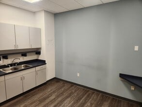 233 Broad St, Milford, CT for lease Interior Photo- Image 2 of 30