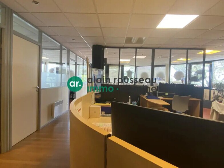 Office in Angers for sale - Interior Photo - Image 2 of 7