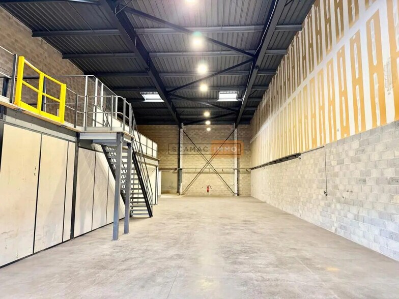 Industrial in Fréjus for lease - Interior Photo - Image 3 of 7
