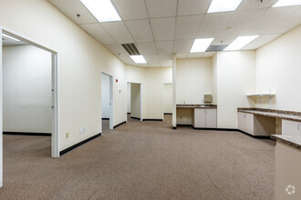 2110 E Flamingo Rd, Las Vegas, NV for lease Interior Photo- Image 2 of 4