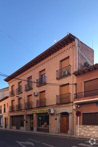 Calle Seis de Octubre, 3, Fuensalida, Toledo for lease - Primary Photo - Image 1 of 2
