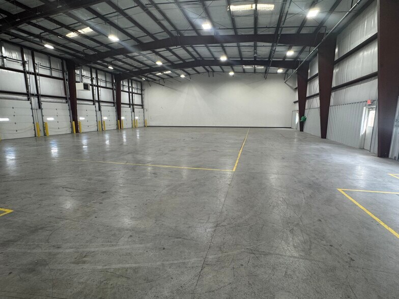 144 Western Maryland Pky, Hagerstown, MD for lease - Building Photo - Image 1 of 8