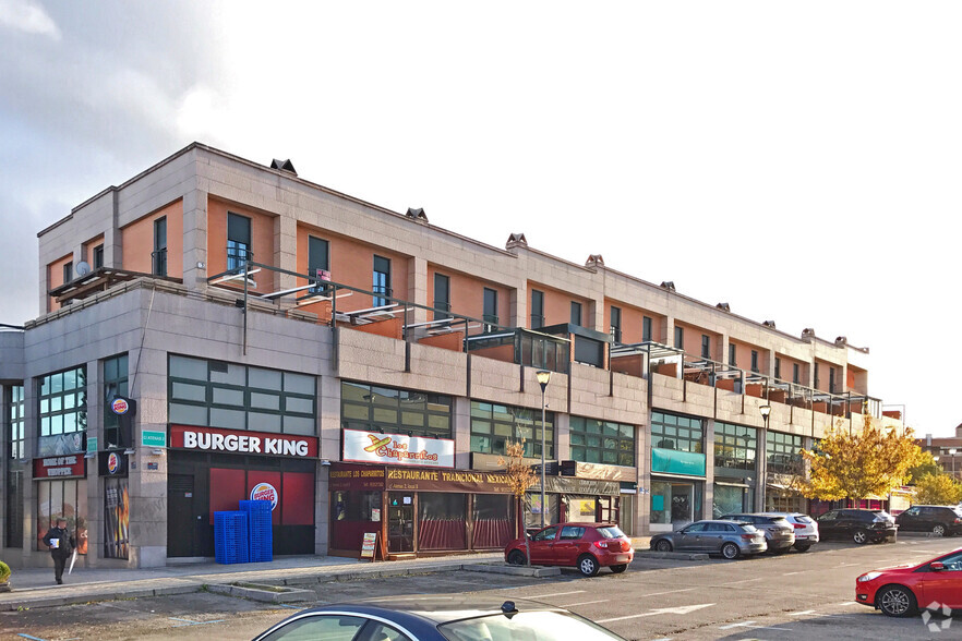 Calle Atenas, 2, Pozuelo De Alarcón, Madrid for sale - Primary Photo - Image 1 of 3