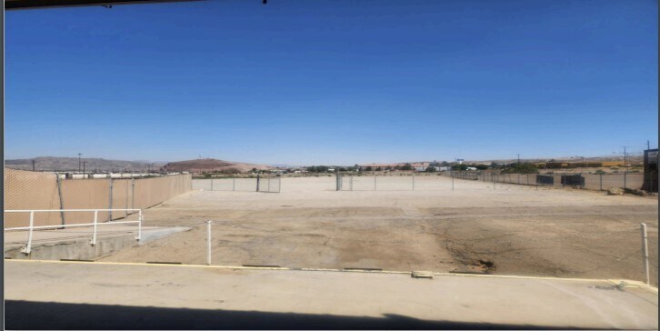 2171 W Main St, Barstow, CA for lease - Building Photo - Image 2 of 3