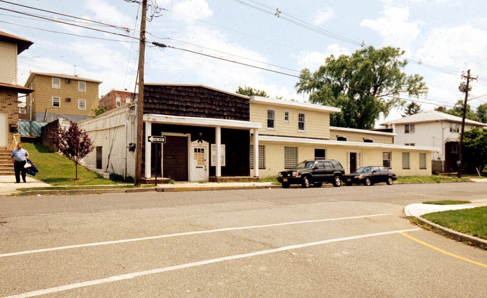 134-138 Gaston Ave, Garfield, NJ for sale - Primary Photo - Image 1 of 1
