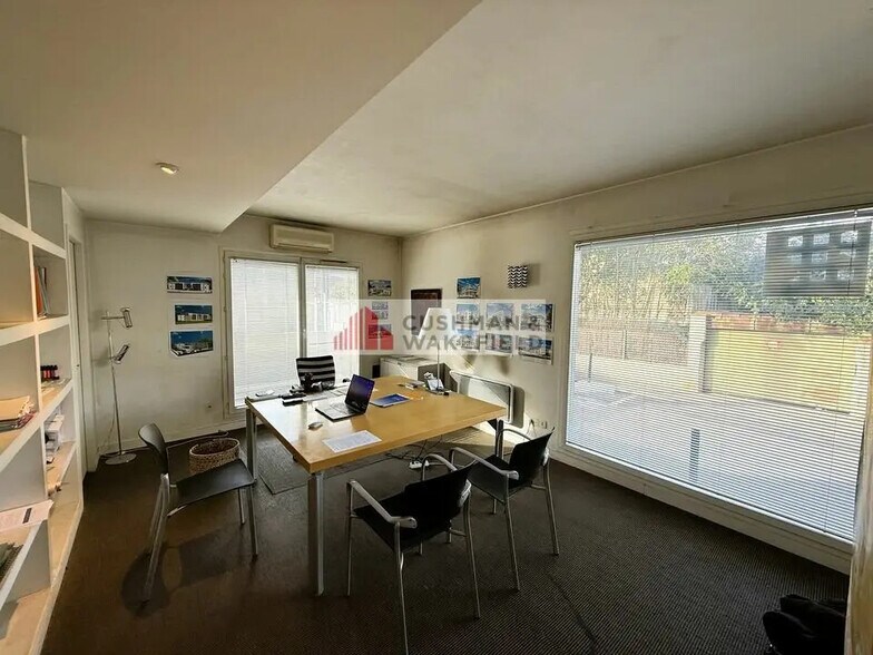 Office in Nîmes for lease - Interior Photo - Image 3 of 3