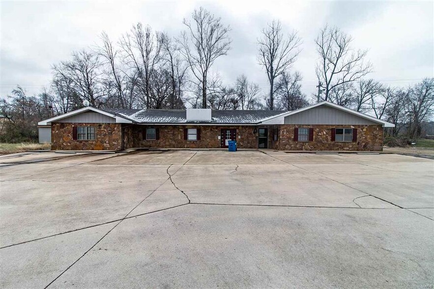 350 E Walnut St, Ellington, MO for sale - Primary Photo - Image 1 of 1