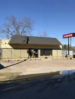 7635 Ley Rd, Houston TX - Convenience Store