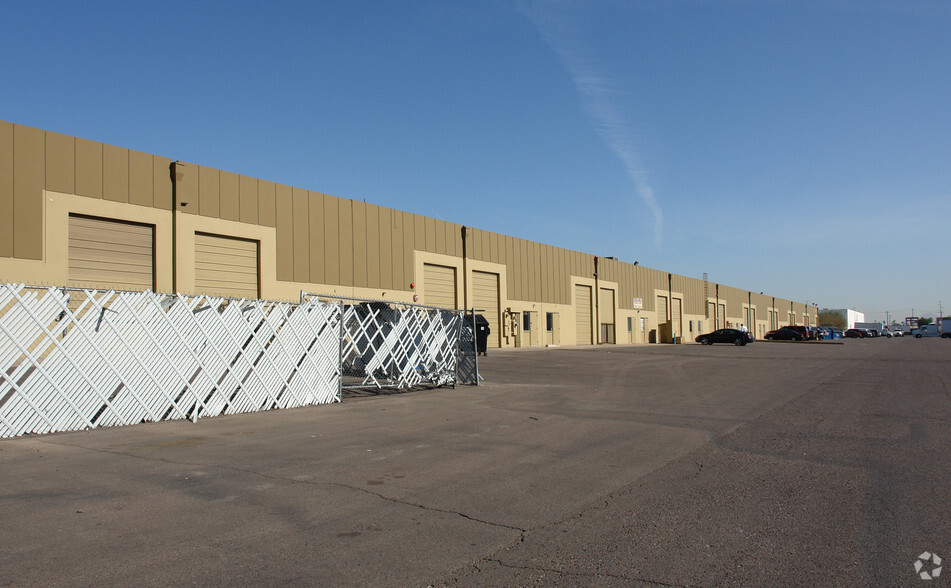 5455 N 51st Ave, Glendale, AZ for lease - Building Photo - Image 3 of 8