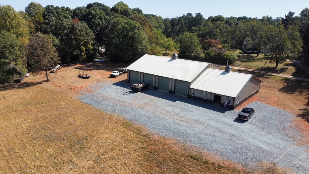 2224 Gumlog Rd, Lavonia, GA for sale - Primary Photo - Image 1 of 1