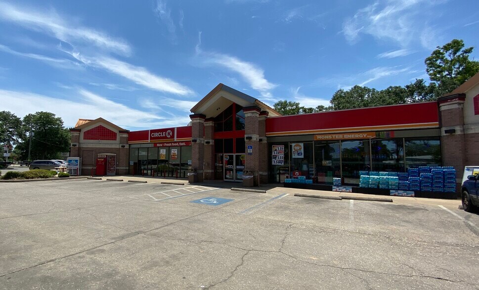 5661 Quintette Rd, Pace, FL 32571