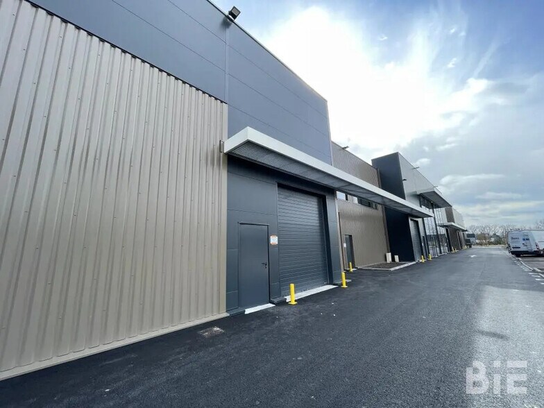 Flex in Mérignac for lease - Building Photo - Image 2 of 7