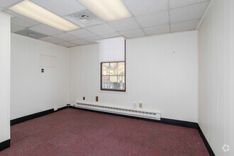 332-334 High St, Burlington, NJ for lease Interior Photo- Image 2 of 2