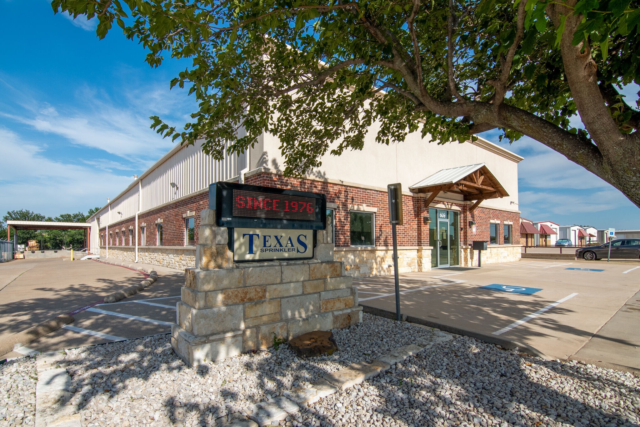 609 Industrial Blvd, Grapevine, TX for sale Primary Photo- Image 1 of 1