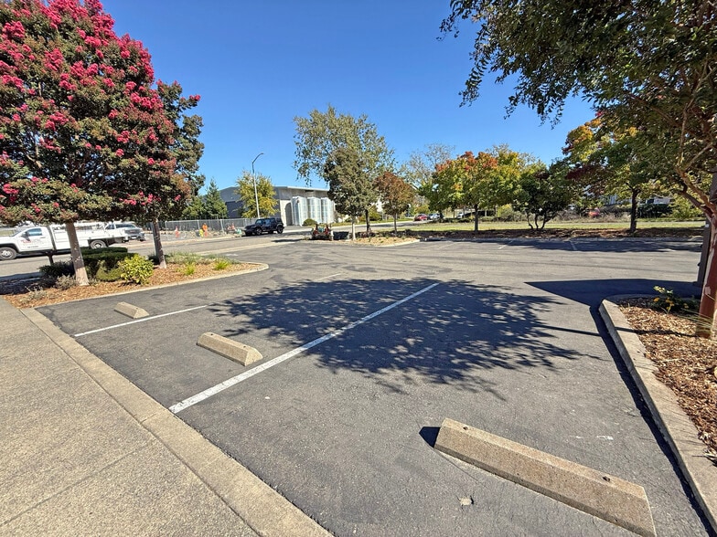 800 American Way, Windsor, CA for lease - Building Photo - Image 3 of 17