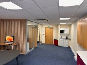 Majors Rd, Swindon for lease Interior Photo- Image 1 of 3