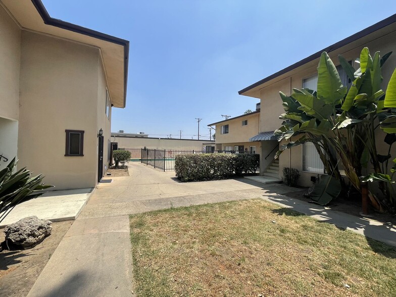 826 N Barranca Ave, Covina, CA for sale - Building Photo - Image 3 of 13