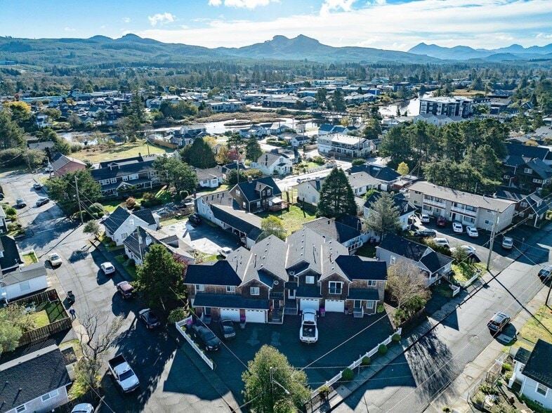 307 Avenue C, Seaside, OR for sale - Primary Photo - Image 1 of 1