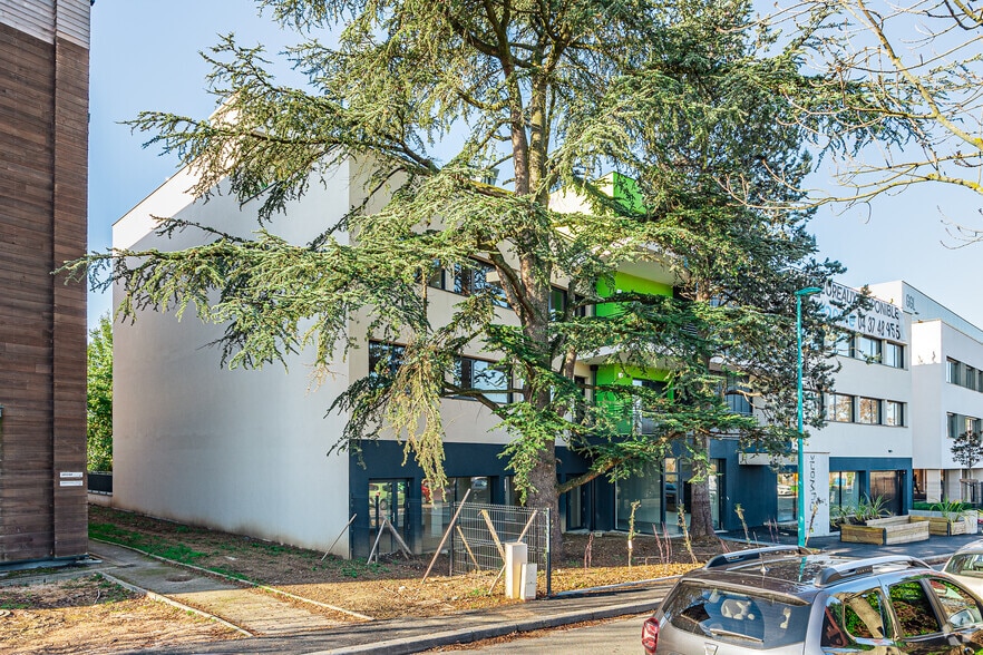 20 Chemin Du Tronchon, Dardilly for sale - Building Photo - Image 2 of 2