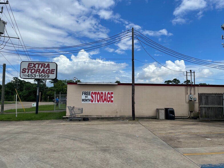 12600 La Riviera Drive, Houston, TX 77015