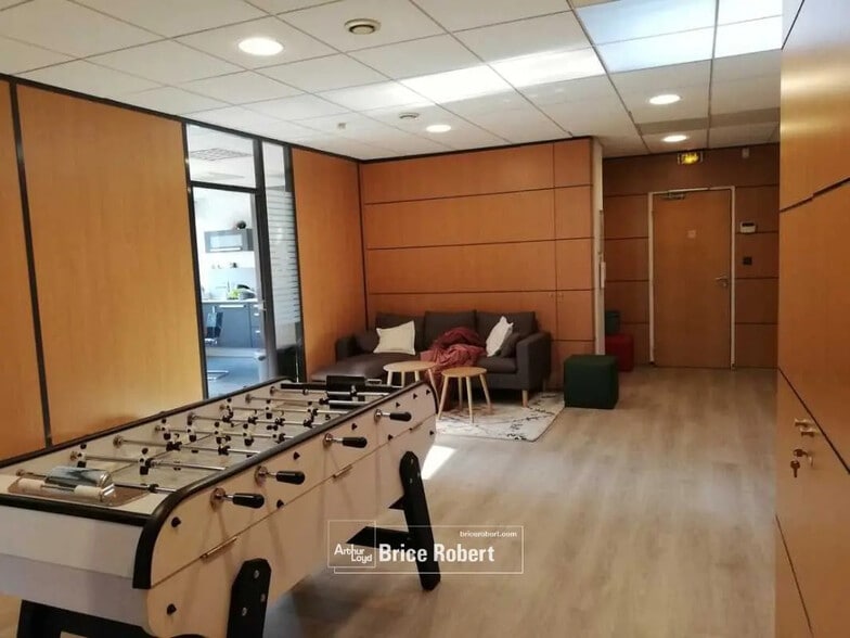 Office in Lyon for sale - Building Photo - Image 3 of 7