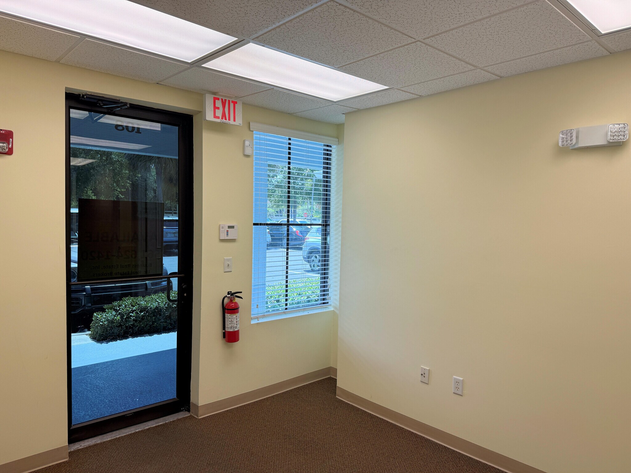 250 Central Blvd, Jupiter, FL for lease Interior Photo- Image 1 of 10