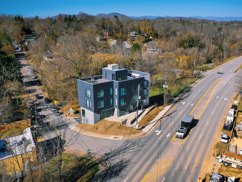 323 Broadway St, Asheville, NC for lease - Building Photo - Image 2 of 19