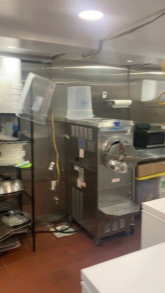 653 Sterling Pl, Brooklyn, NY for lease - Commercial Listing Video - Image 2 of 9