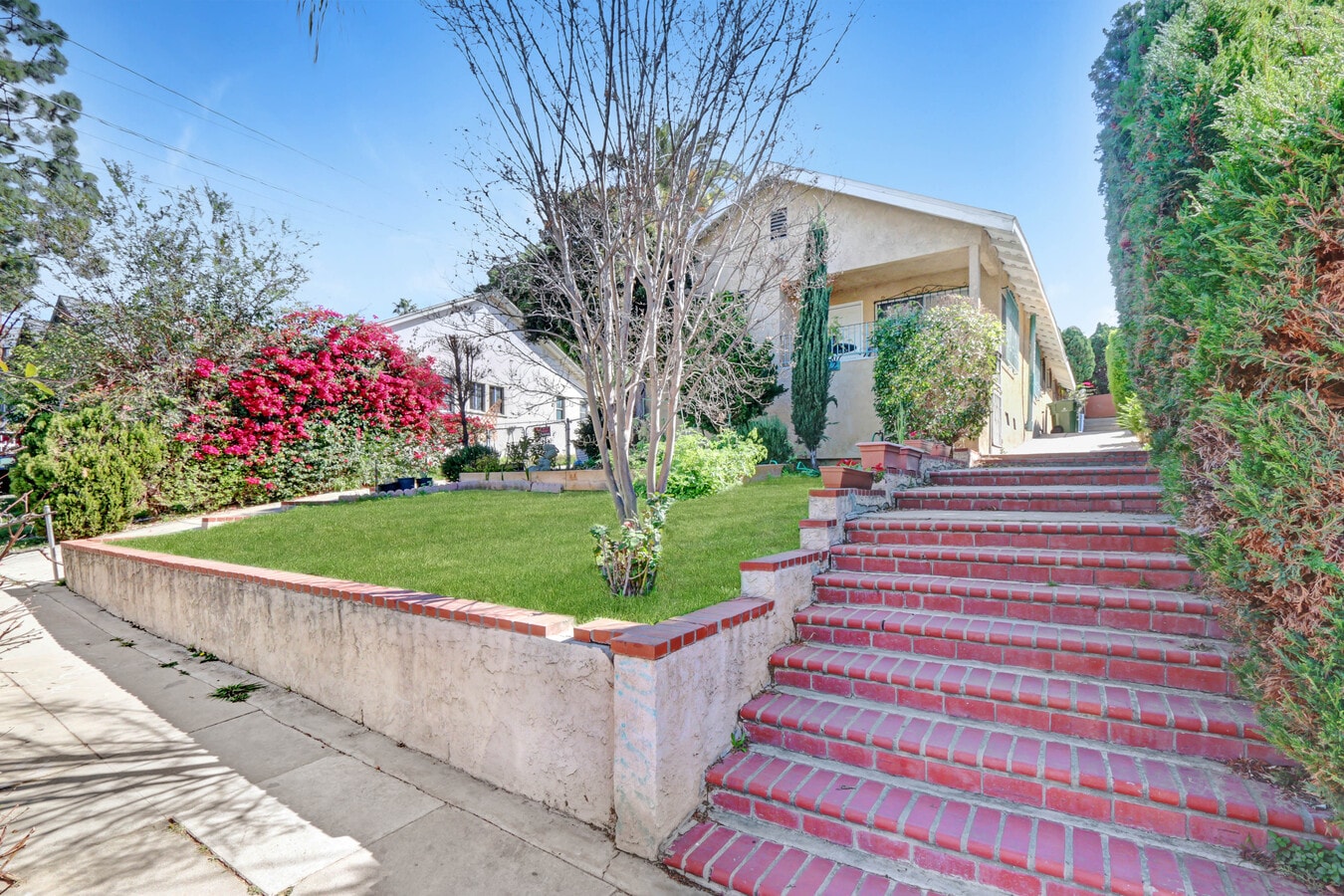 732 Tularosa Dr, Los Angeles, CA 90026