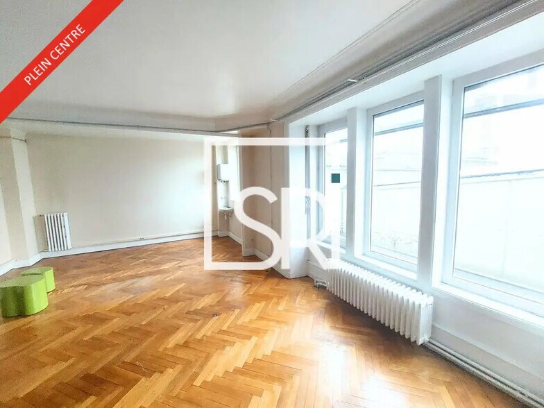 Office in Clermont-Ferrand for sale - Interior Photo - Image 1 of 12