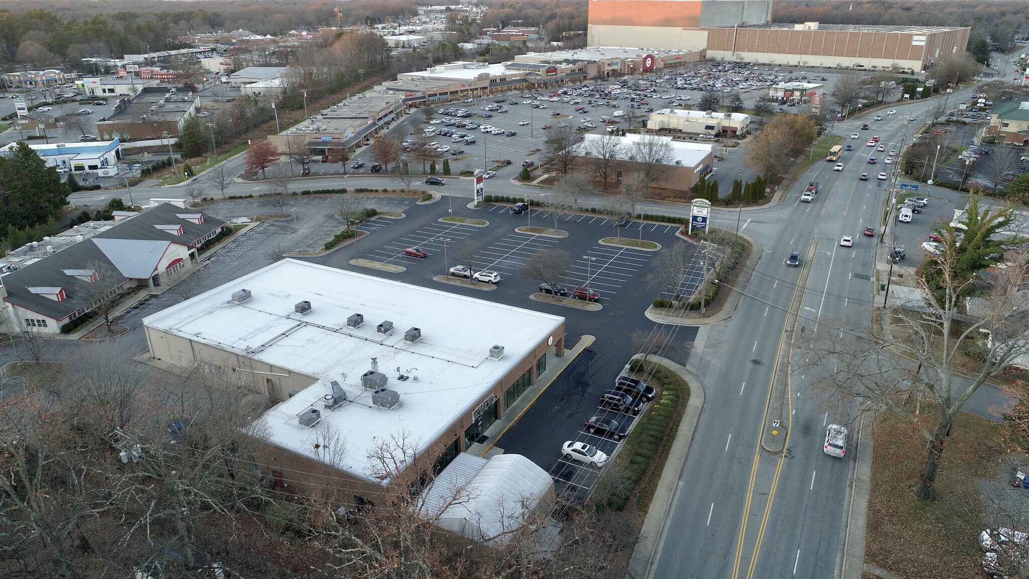 24152417 Lawndale Dr, Greensboro, NC 27408 Shops at Kirkwood