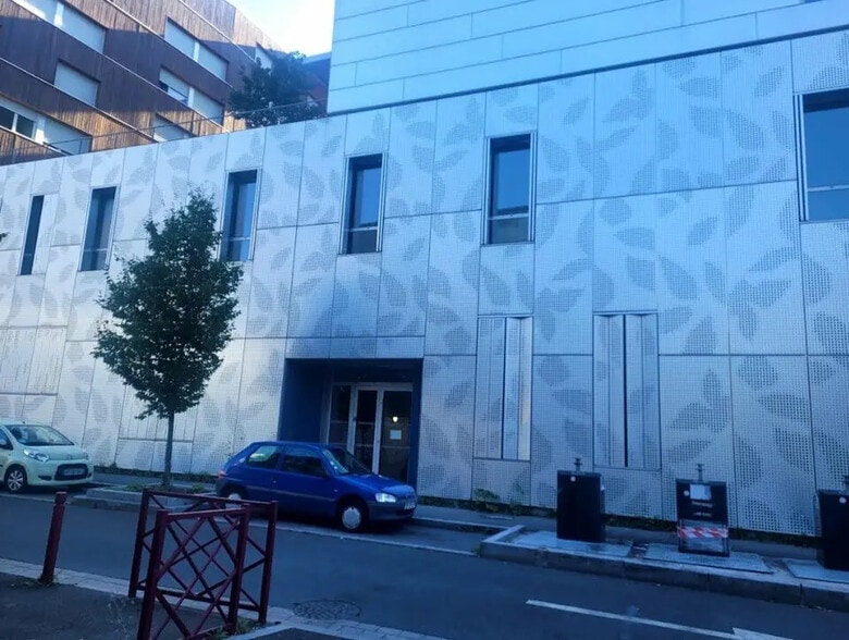 Flex in Fresnes for lease - Building Photo - Image 2 of 13