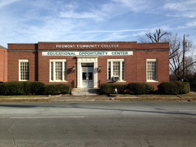 208 S Main St, Roxboro, NC for sale - Primary Photo - Image 1 of 1