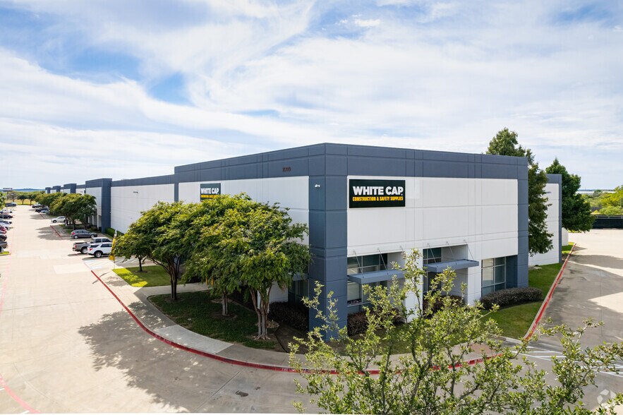 2300 Interstate 35 W, Denton, TX for sale - Primary Photo - Image 1 of 1