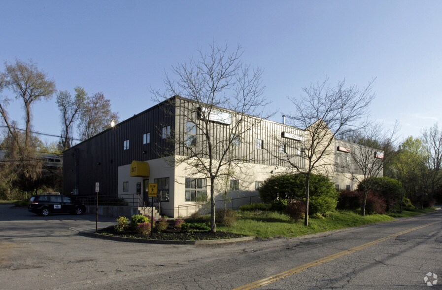 317 Railroad Ave, Bedford Hills, NY for sale - Building Photo - Image 1 of 1